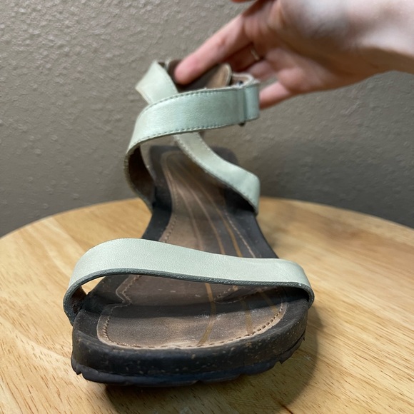 Teva Cabrillo Light Green Strappy Leather Cork Wedge Sandals Women’s 9.5 - Picture 11 of 15